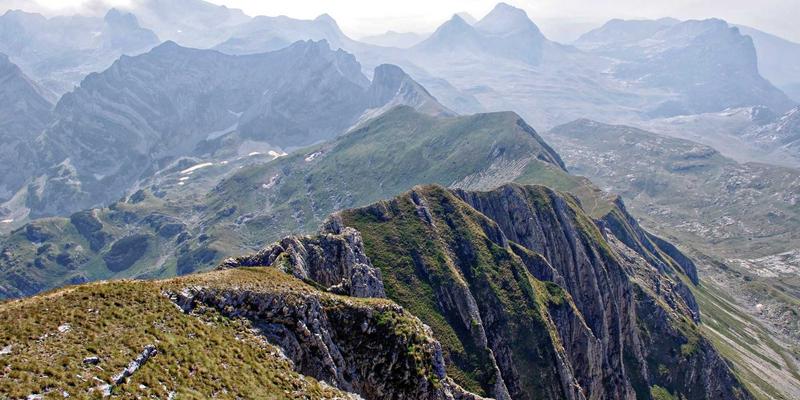 智能锁3D人脸识别技术深度解析：双摄像头与结构光方案在逆光暗光下的安防表现