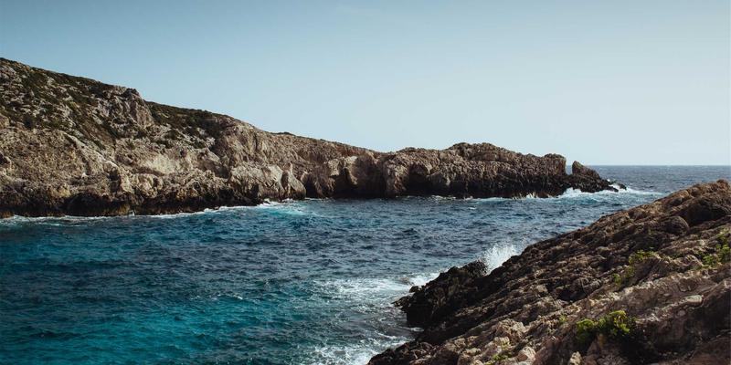 未来安防新维度：智能锁如何通过防尾随与胁迫报警构筑商业与家庭隐形防线